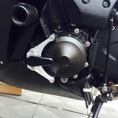 Padací protektory na motor pro Yamaha R1 2009-2014