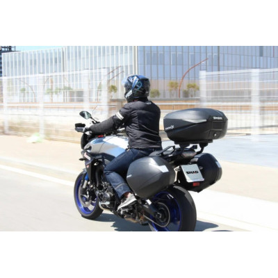Vrchní kufr na motorku s barevným krytem SHAD SH58X Lesklá černá se zámkem PREMIUM